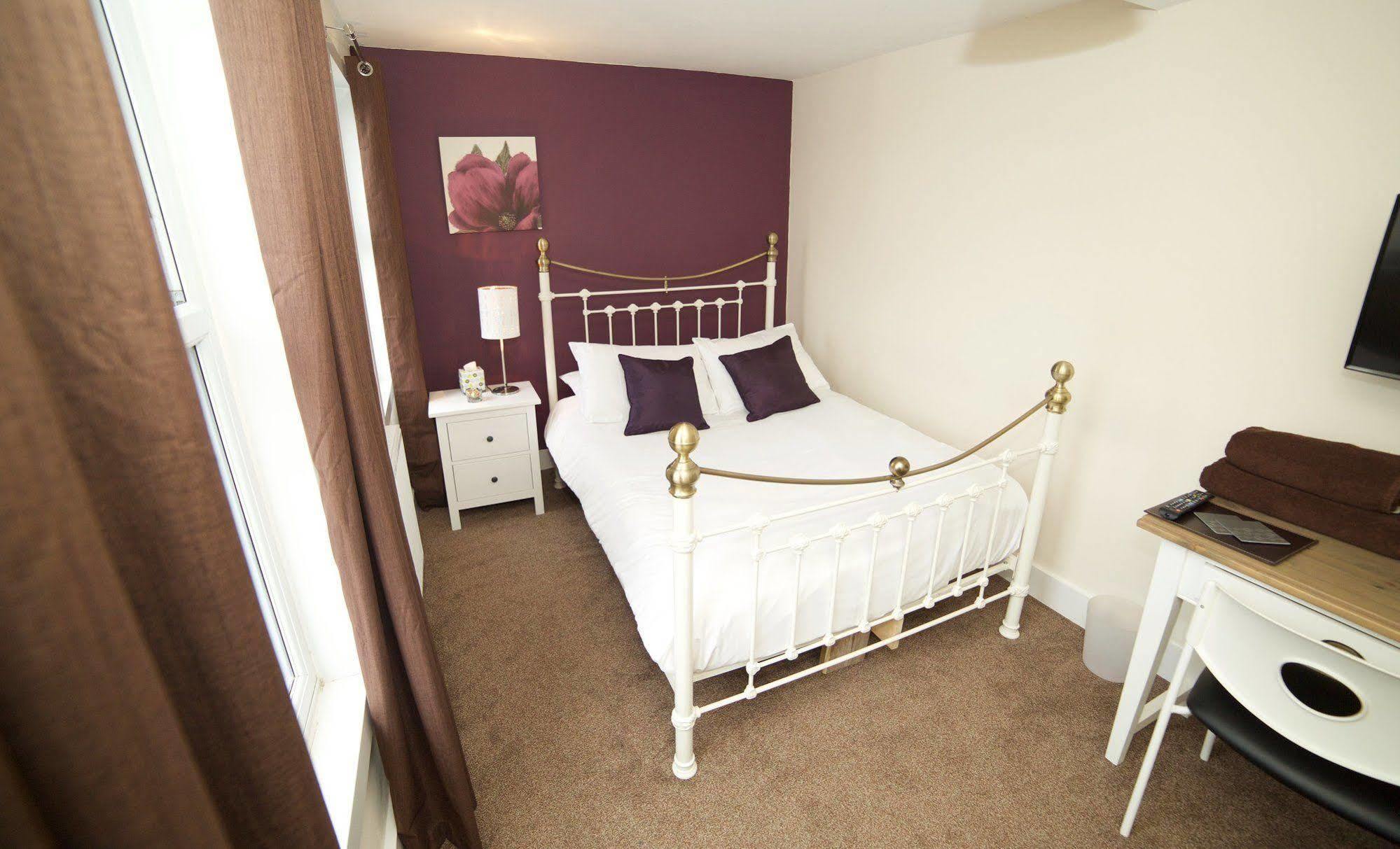 Bristol Serviced Lets - 152/154 Bath Road ภายนอก รูปภาพ